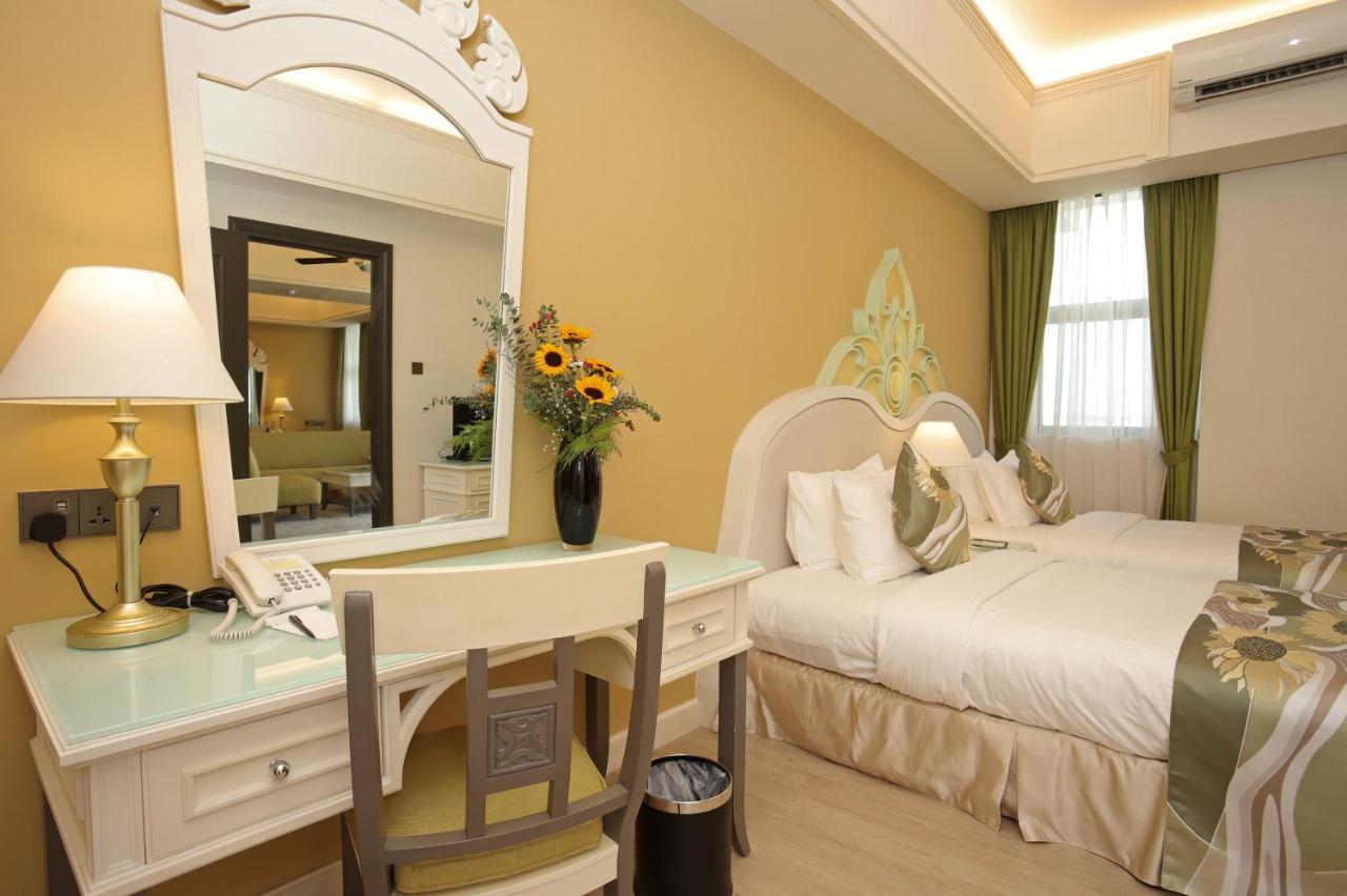 Himawari Hotel Apartments Phnom Penh Dış mekan fotoğraf