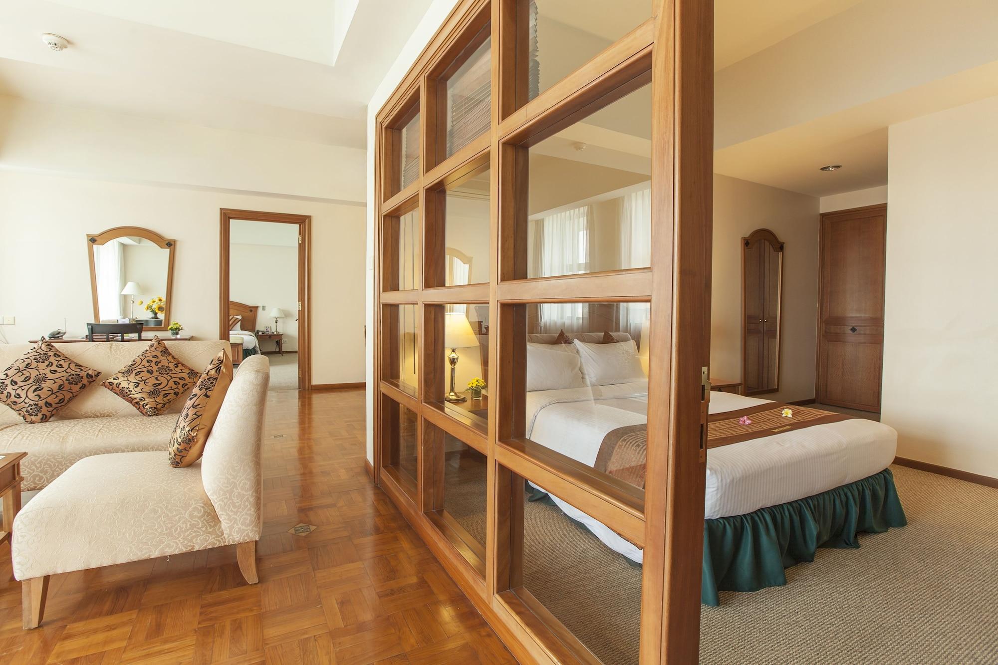 Himawari Hotel Apartments Phnom Penh Dış mekan fotoğraf