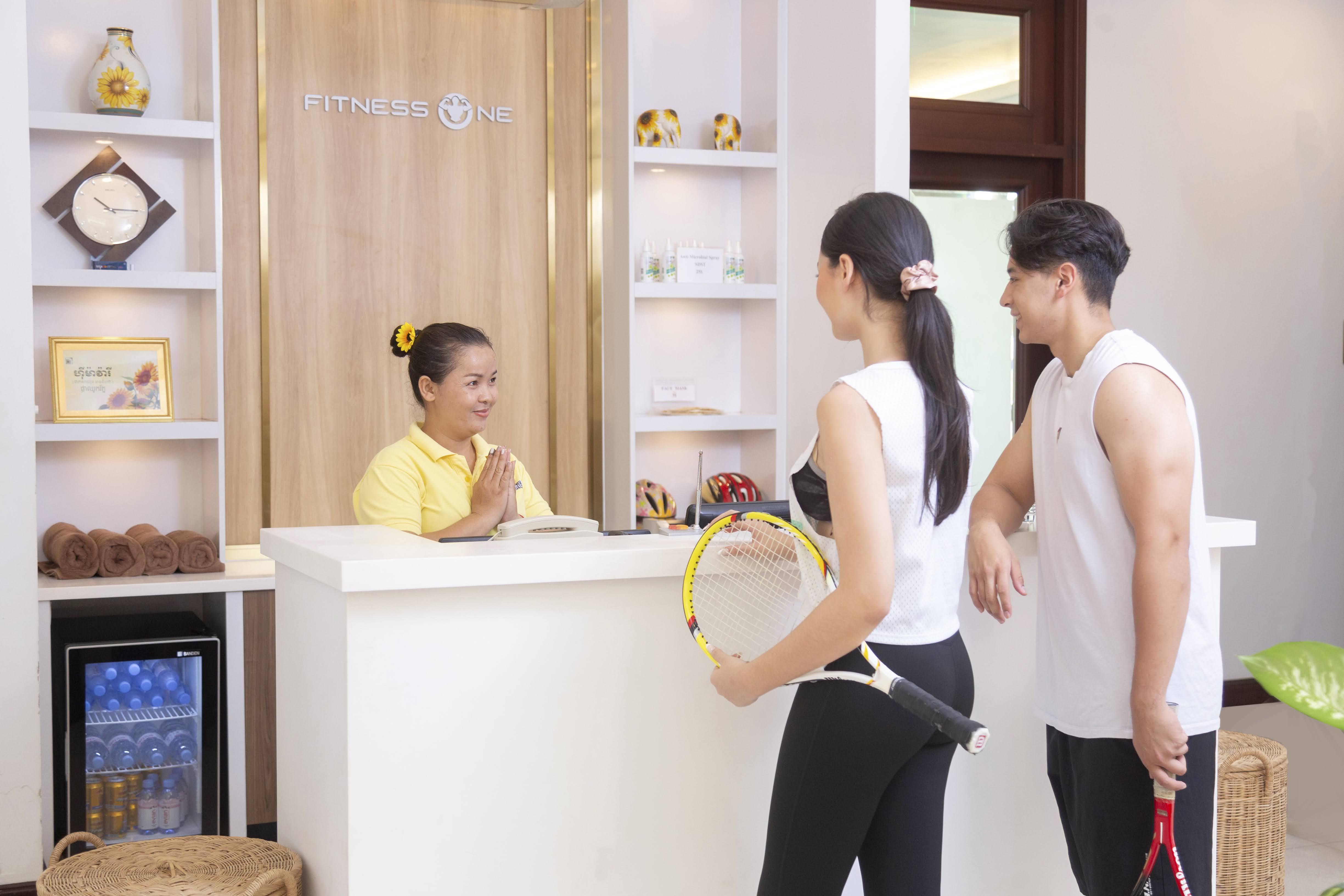 Himawari Hotel Apartments Phnom Penh Dış mekan fotoğraf