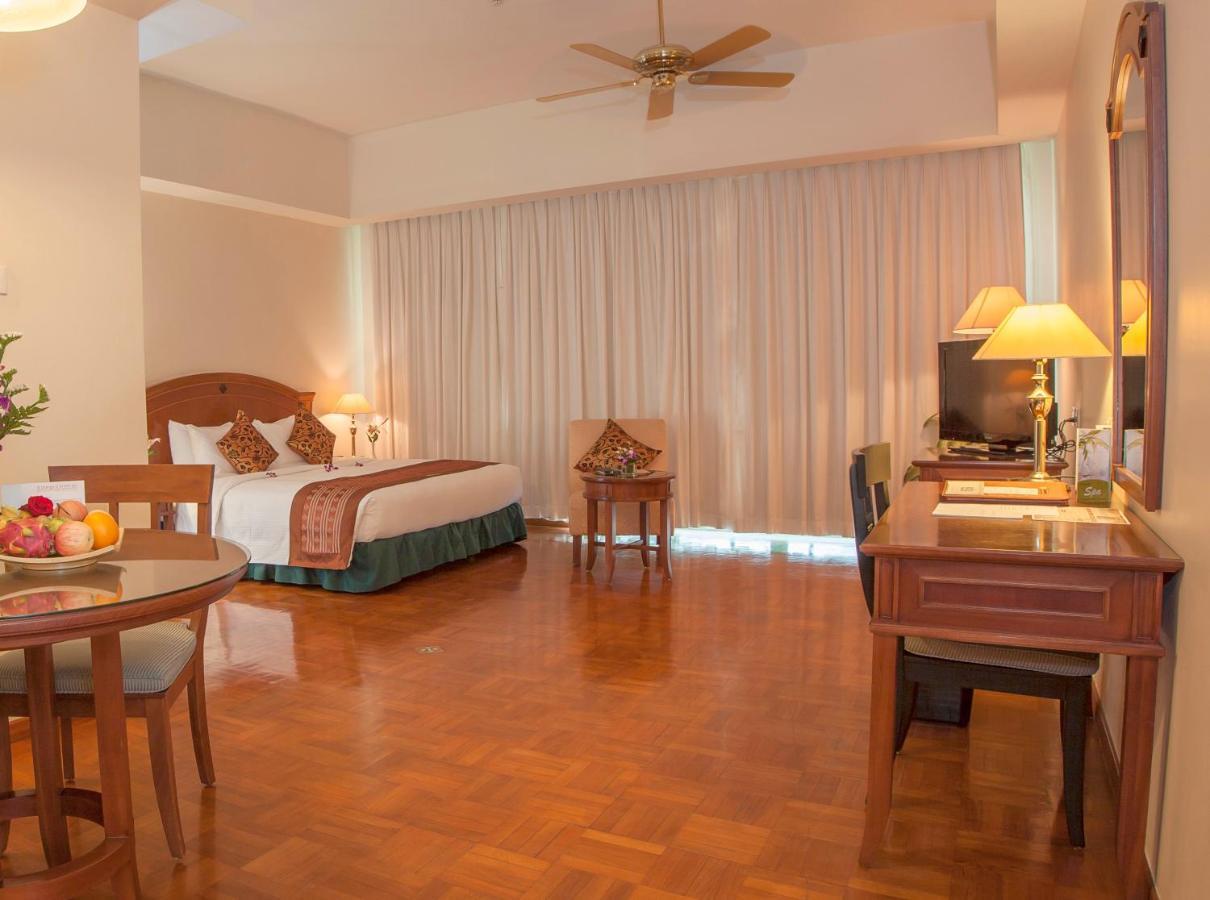 Himawari Hotel Apartments Phnom Penh Dış mekan fotoğraf