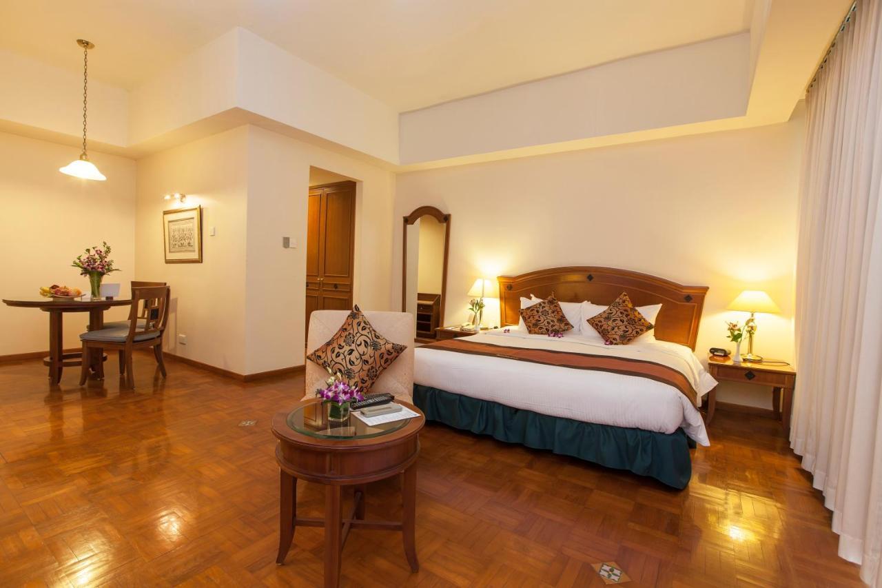 Himawari Hotel Apartments Phnom Penh Dış mekan fotoğraf