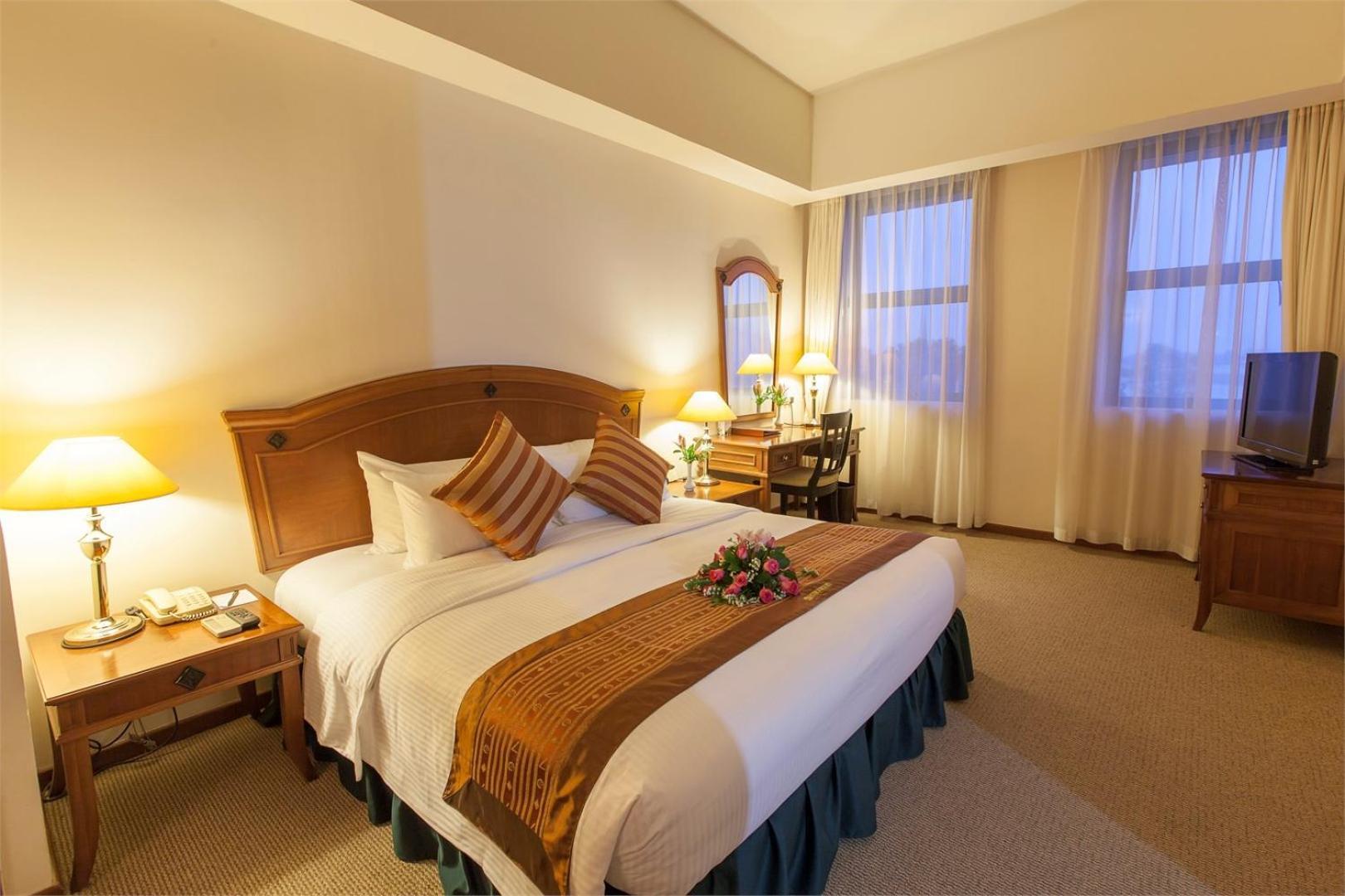 Himawari Hotel Apartments Phnom Penh Dış mekan fotoğraf
