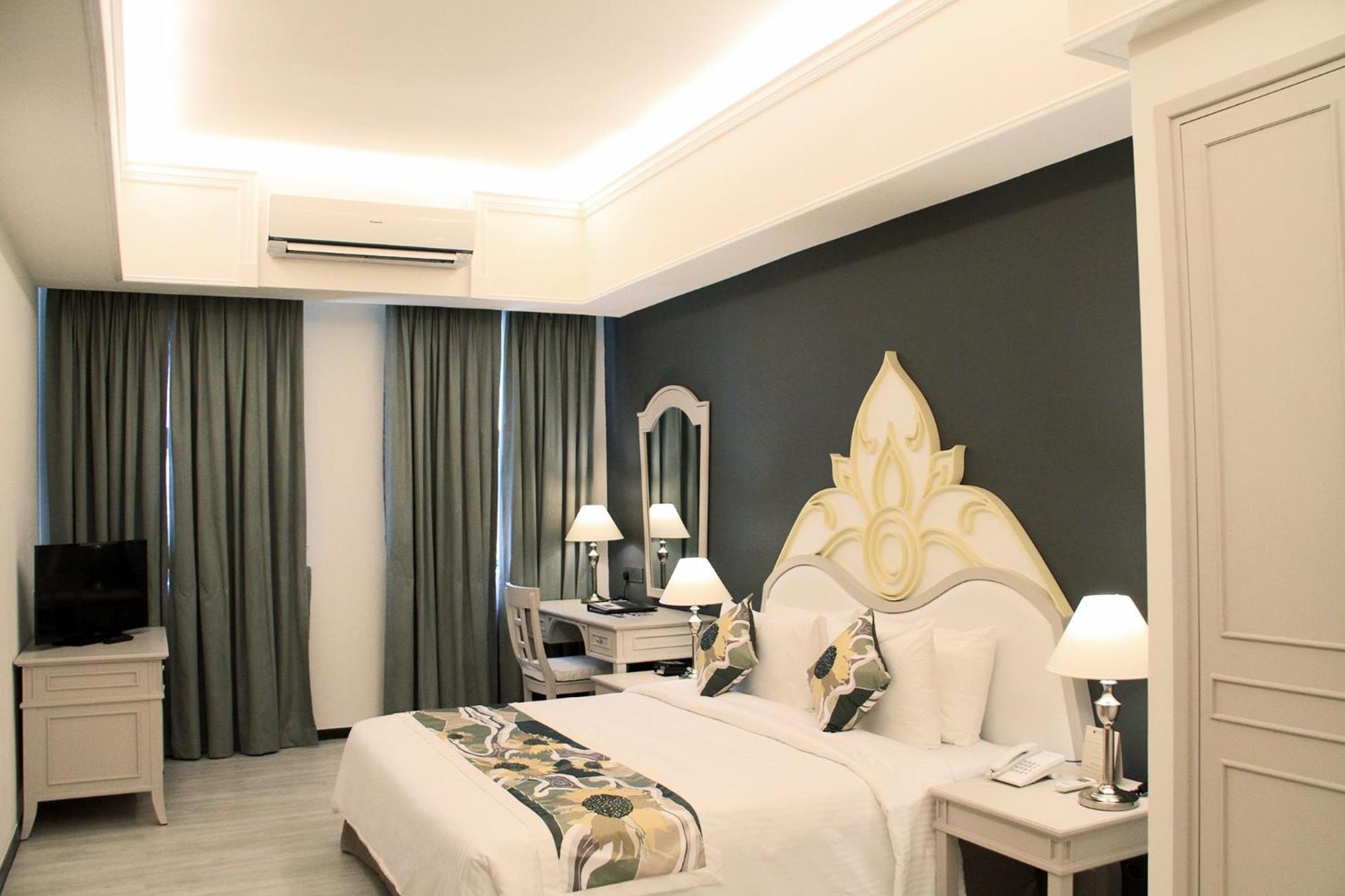 Himawari Hotel Apartments Phnom Penh Dış mekan fotoğraf